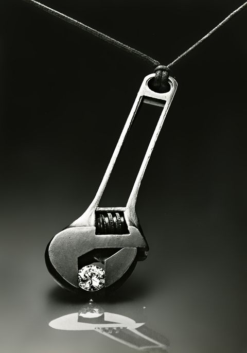 Clé à molette et diamant de 5 carats